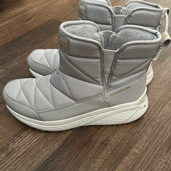 Women's Gray Quilted Winter Boots - Picture 3 of 6